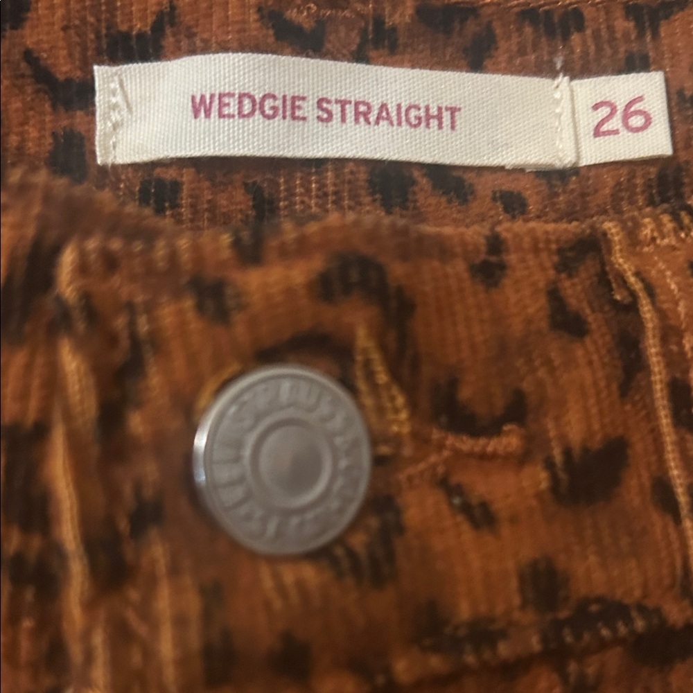 Levi's Ribcage Wedgie Leopard Print Cropped Straight-Leg Corduroy Jeans - 26 - Picture 2 of 6